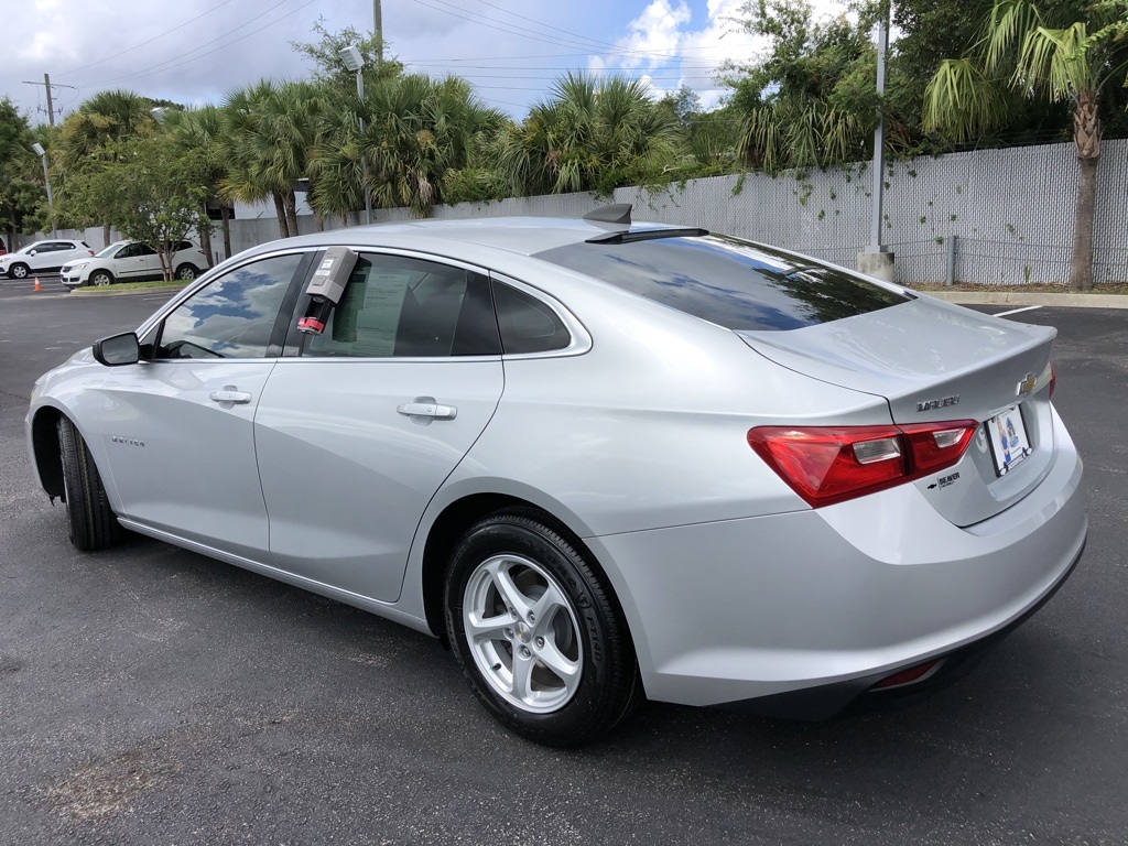 Pre-Owned 2017 Chevrolet Malibu LS FWD 4D Sedan