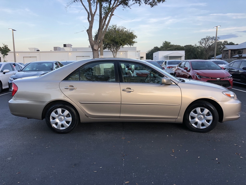 Pre-Owned 2002 Toyota Camry LE FWD 4D Sedan