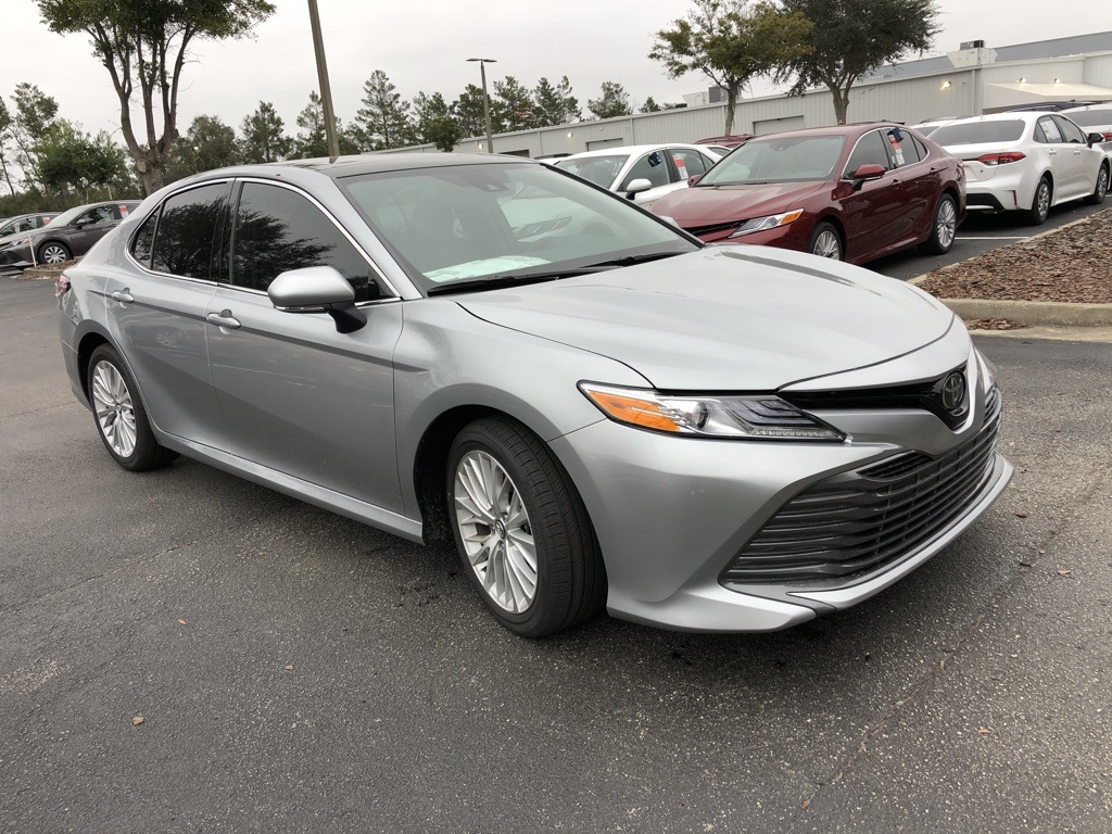 New 2020 Toyota Camry XLE FWD 4D Sedan