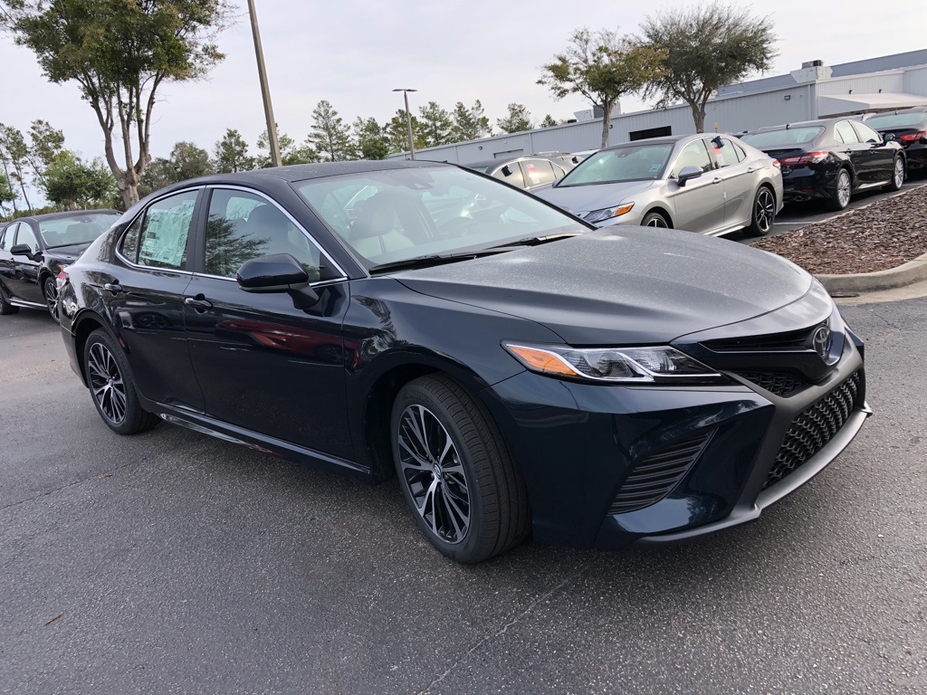 Camry se 2020