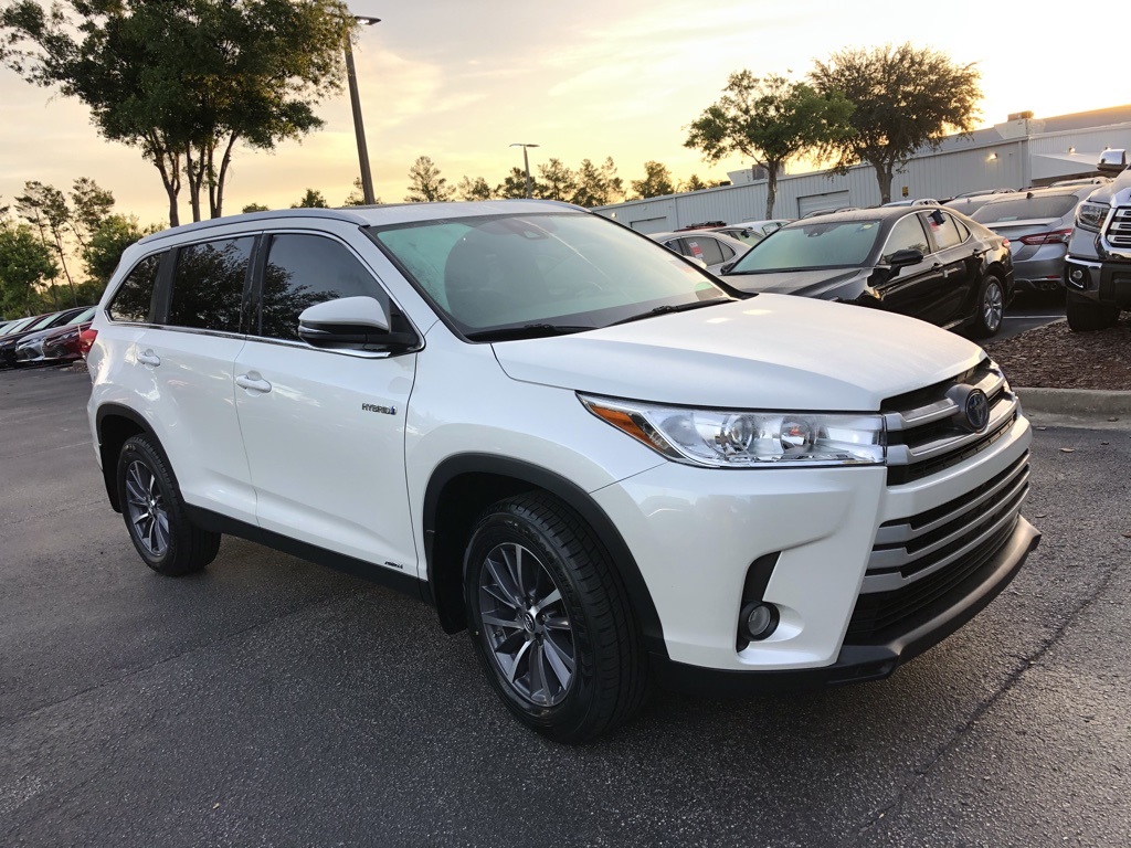 Certified Pre-Owned 2019 Toyota Highlander Hybrid XLE AWD 4D Sport Utility